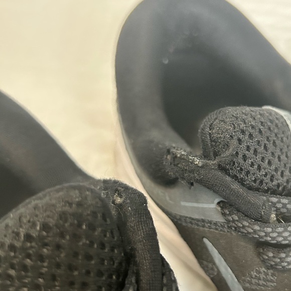 Brooks running shoes - Picture 3 of 4